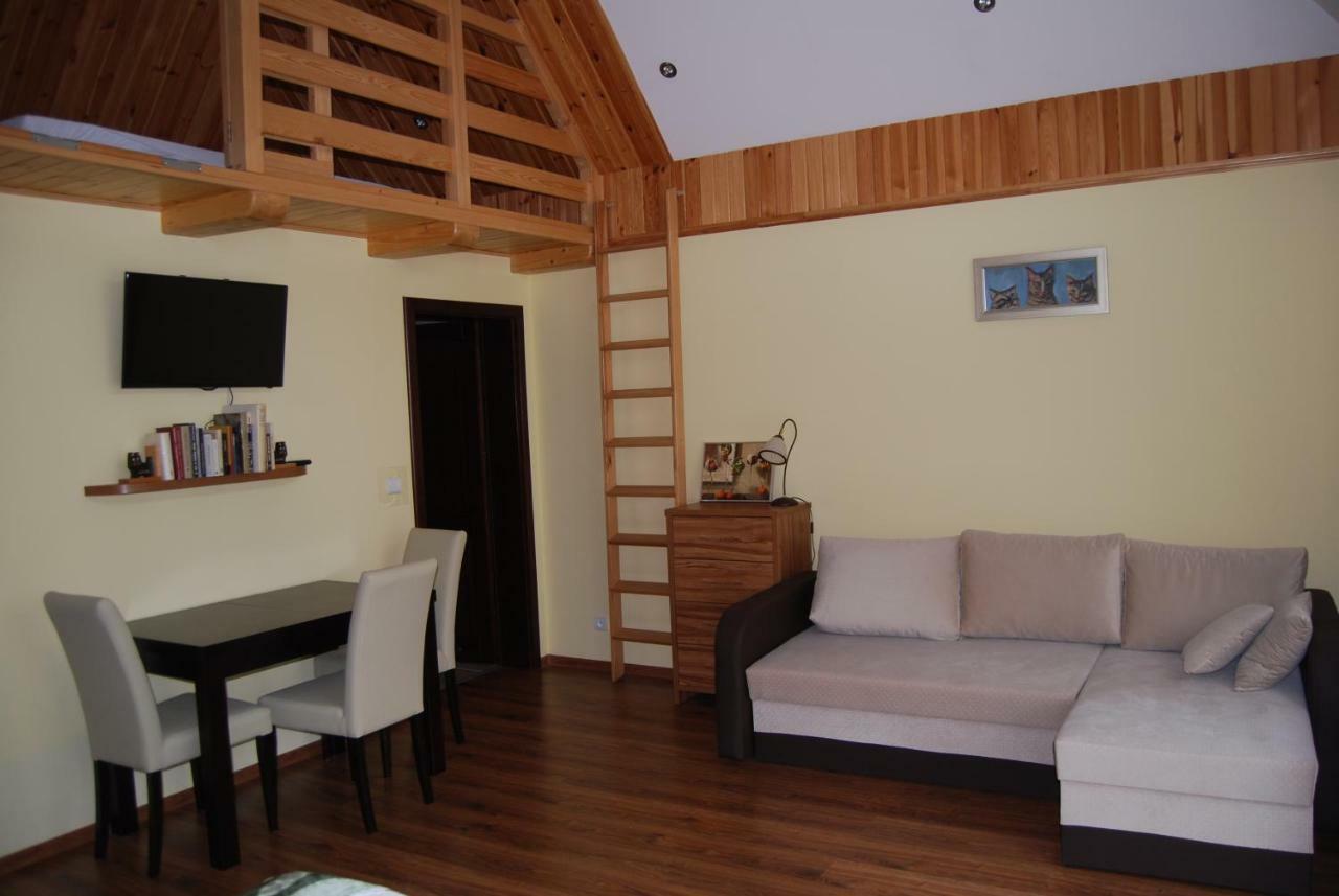 Villa Jura Pokoje Goscinne Zarki ภายนอก รูปภาพ
